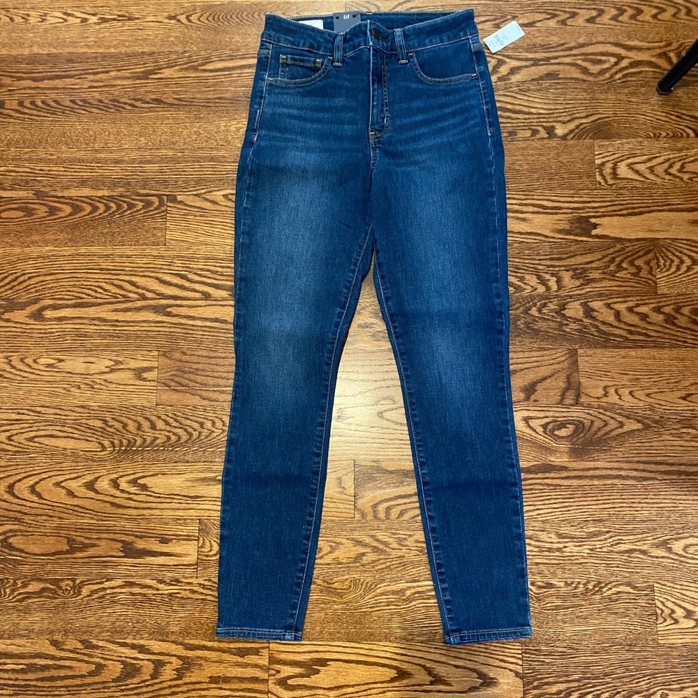 NWT Gap Universal Jegging Jeans high rise